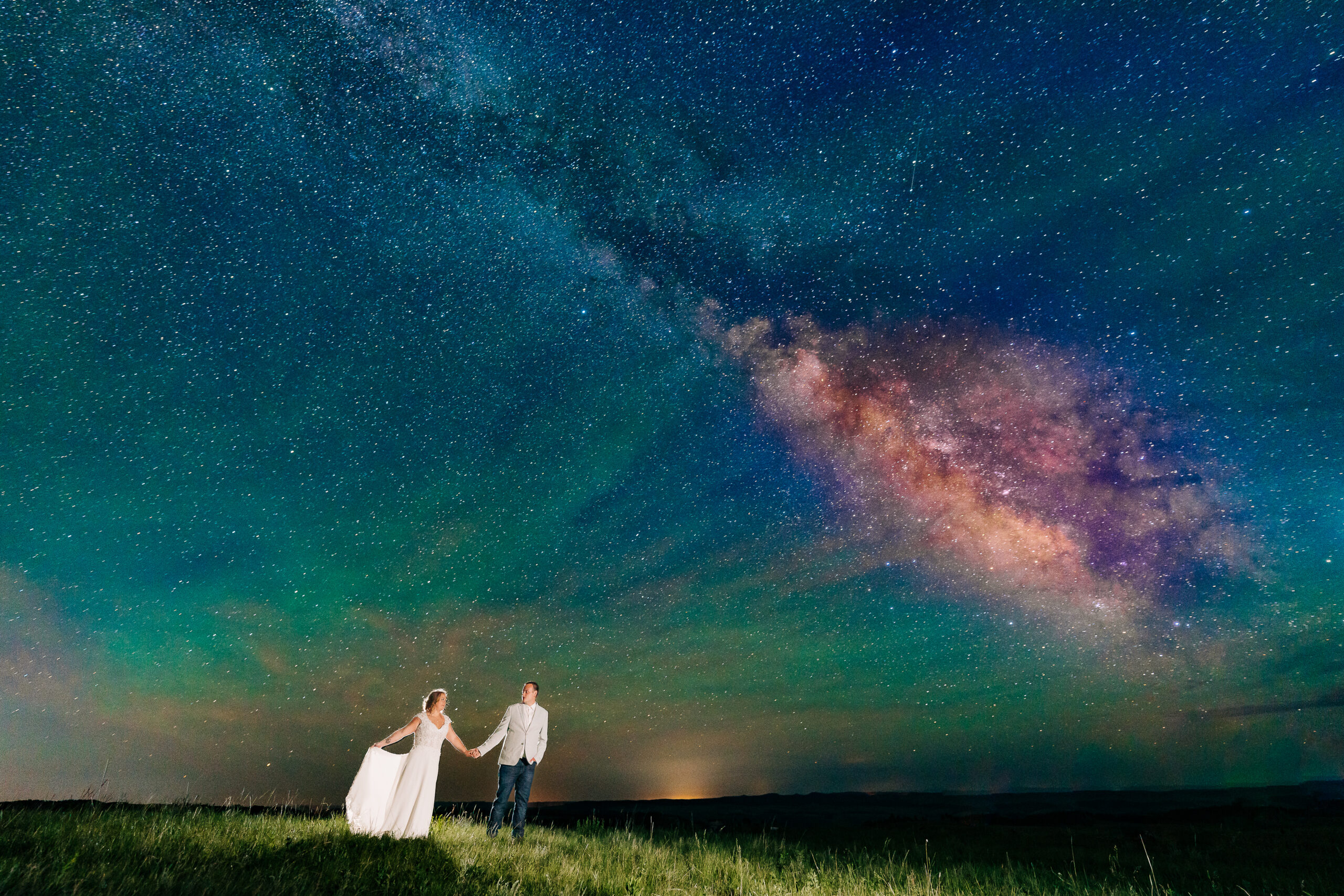 Best Minneapolis, St Paul, Duluth, Minnesota wedding photographer Laura Landin Photography unique night star astro photos