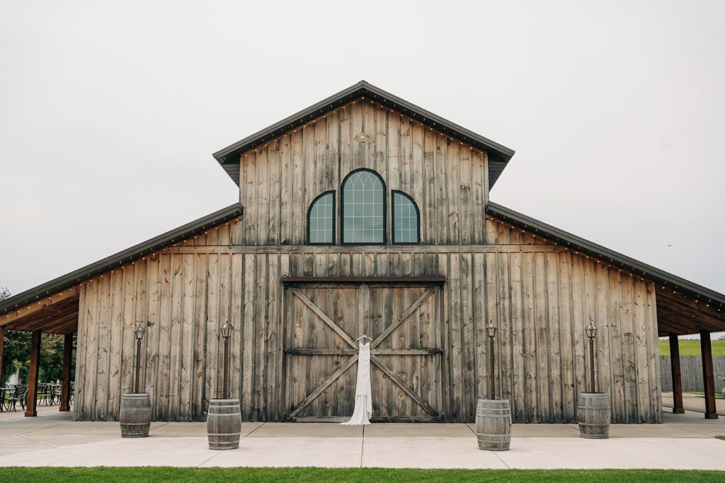 Rustic barn wedding venue in Rush City Minnesota