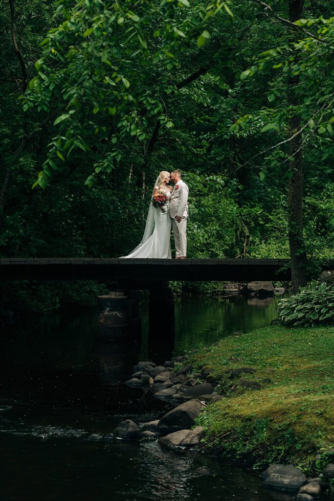 Outdoor forest portraits at Minnesota wedding venue